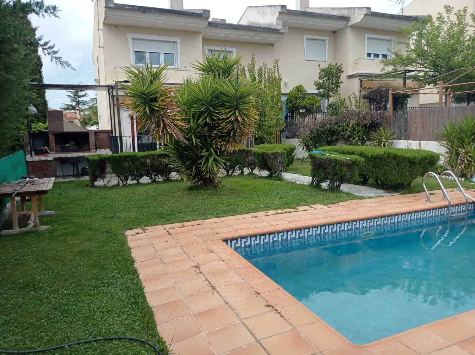 Swimming pool of House or chalet to rent in Padul  with Heating, Private garden and Parquet flooring