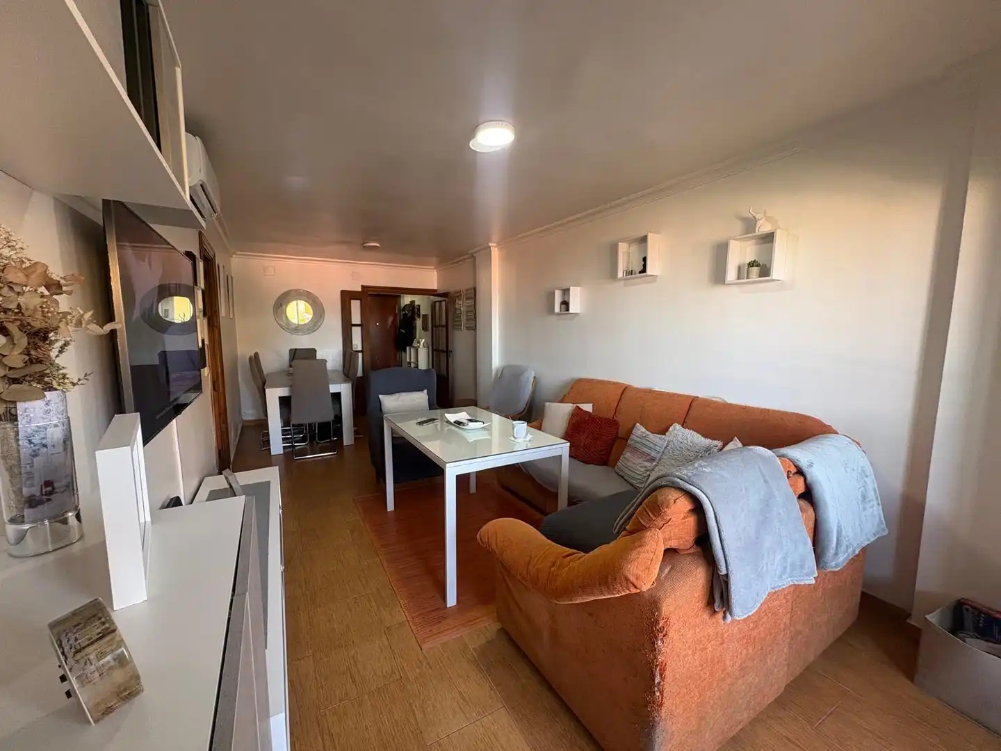Living room of Flat for sale in Algeciras  with Air Conditioner and Heating