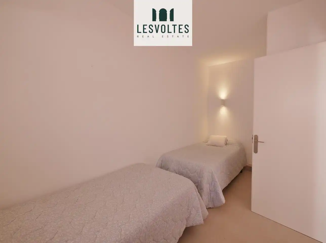 Habitación de Piso de alquiler en Palafrugell con Calefacción, Terraza y Amueblado