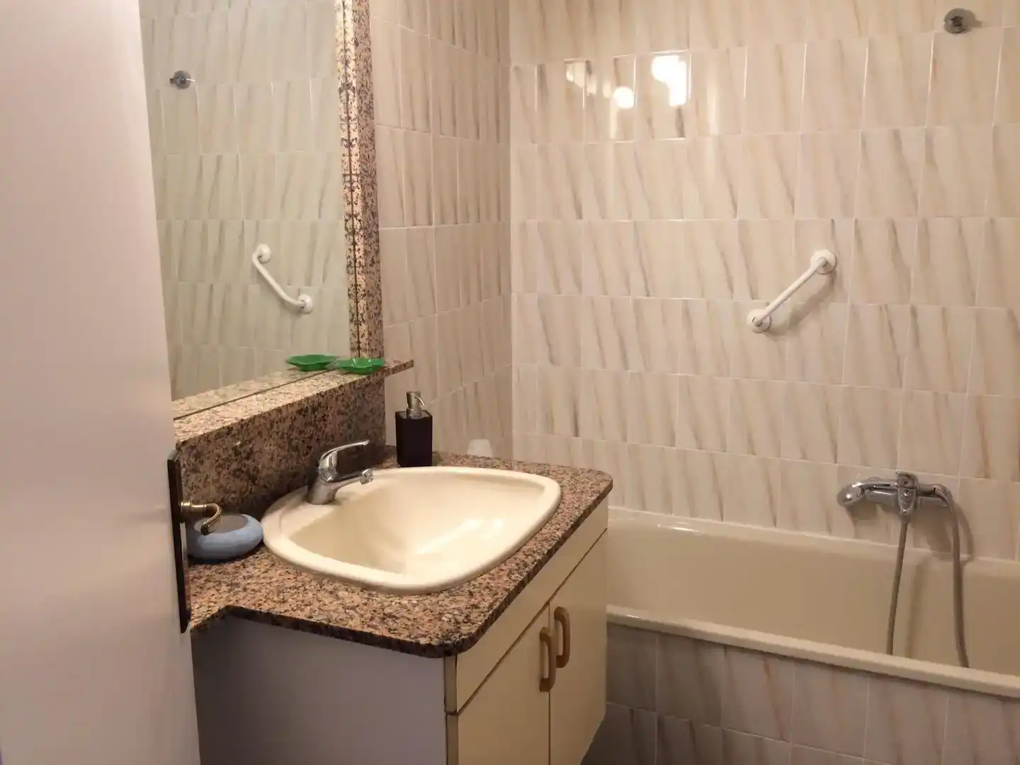 Baño de Ático para compartir en Barcelona con Aire acondicionado, Amueblado y Horno