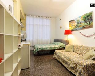 Bedroom of Flat to share in  Barcelona Capital  with Air Conditioner, Heating and Terrace