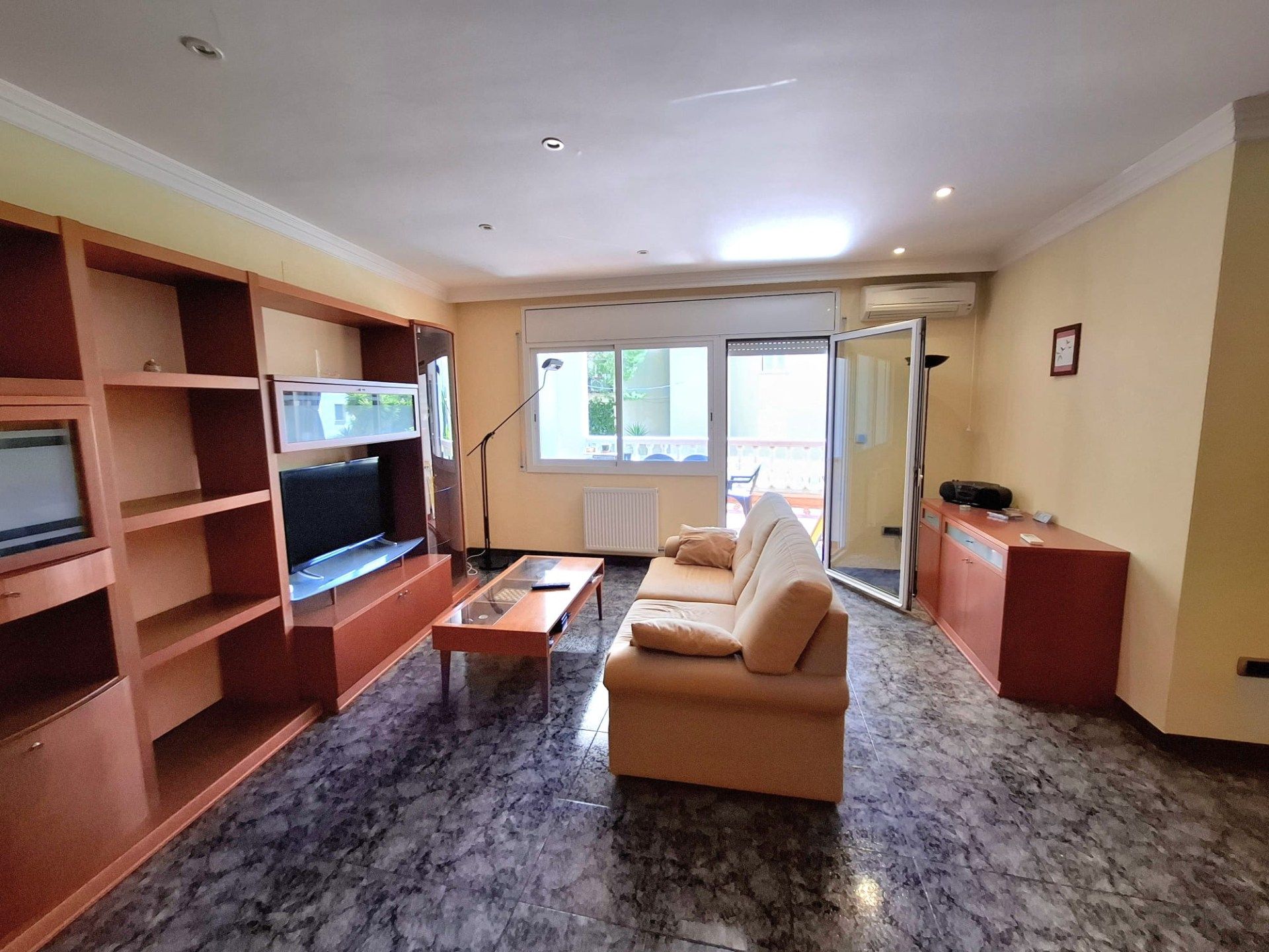 Living room of Flat for sale in Llançà  with Heating, Terrace and Furnished