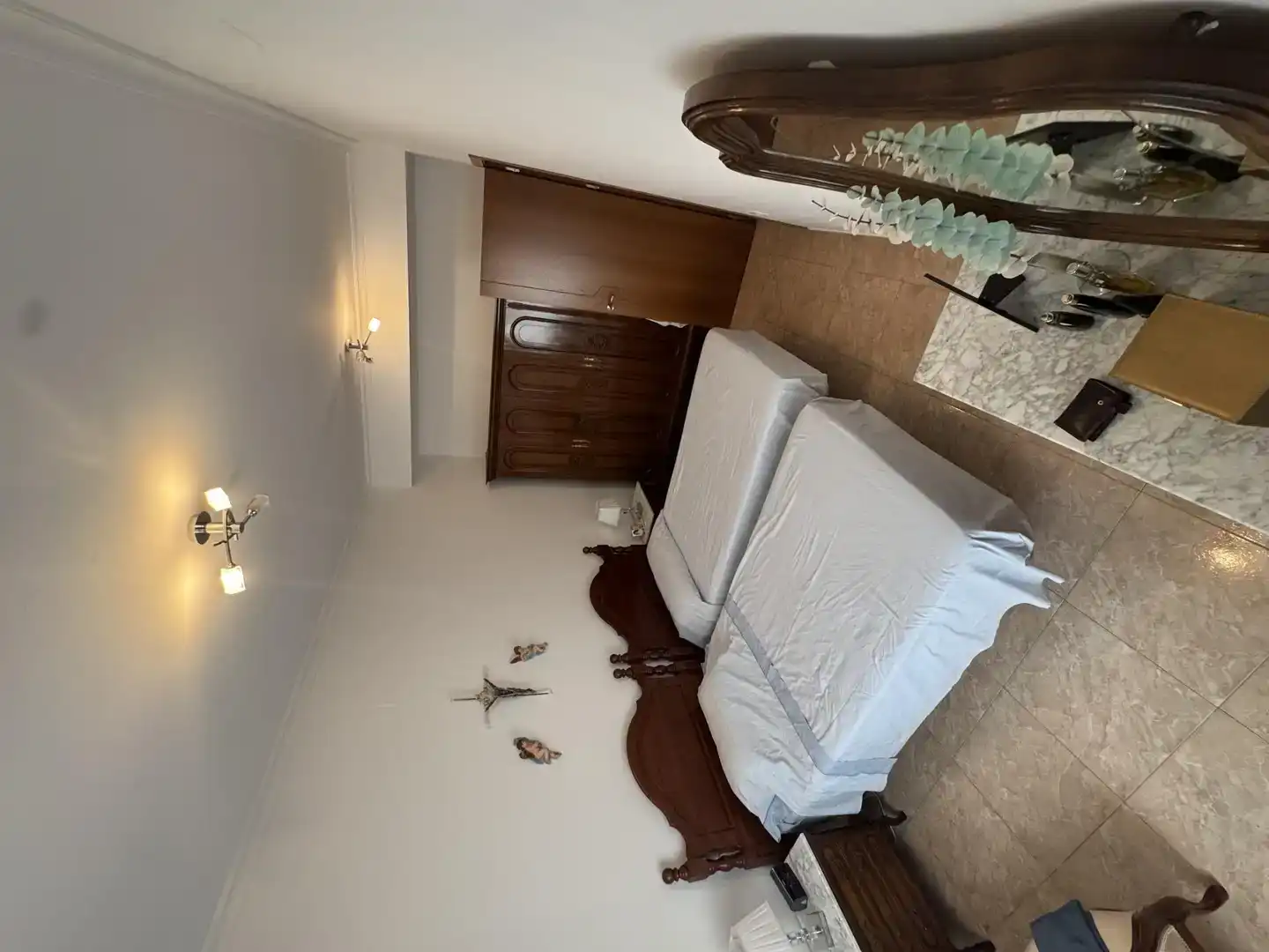 Habitación de Casa adosada en venta en Monesterio con Parquet, Amueblado y Horno