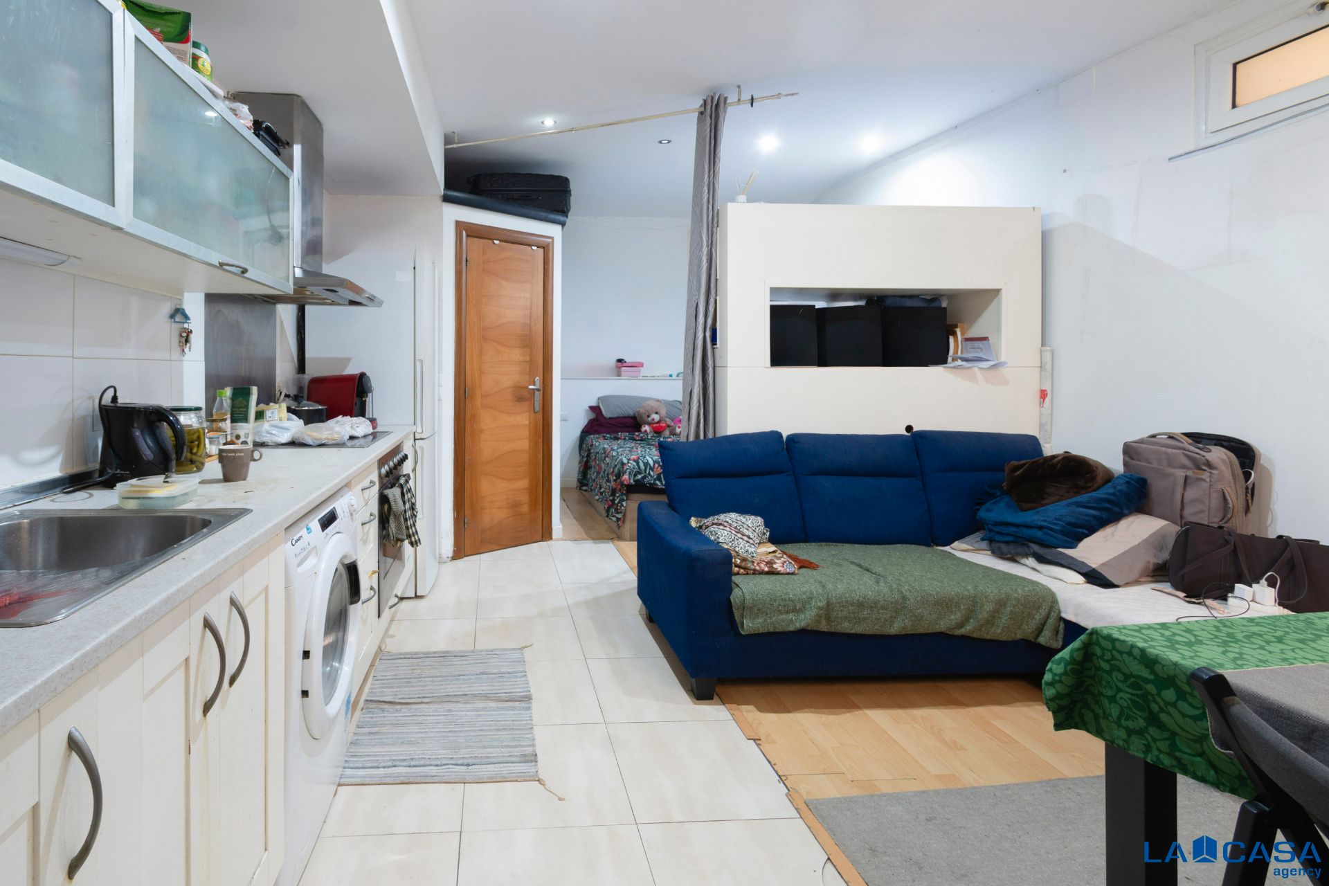 Habitación de Planta baja en venta en  Barcelona Capital con Aire acondicionado, Parquet y Amueblado