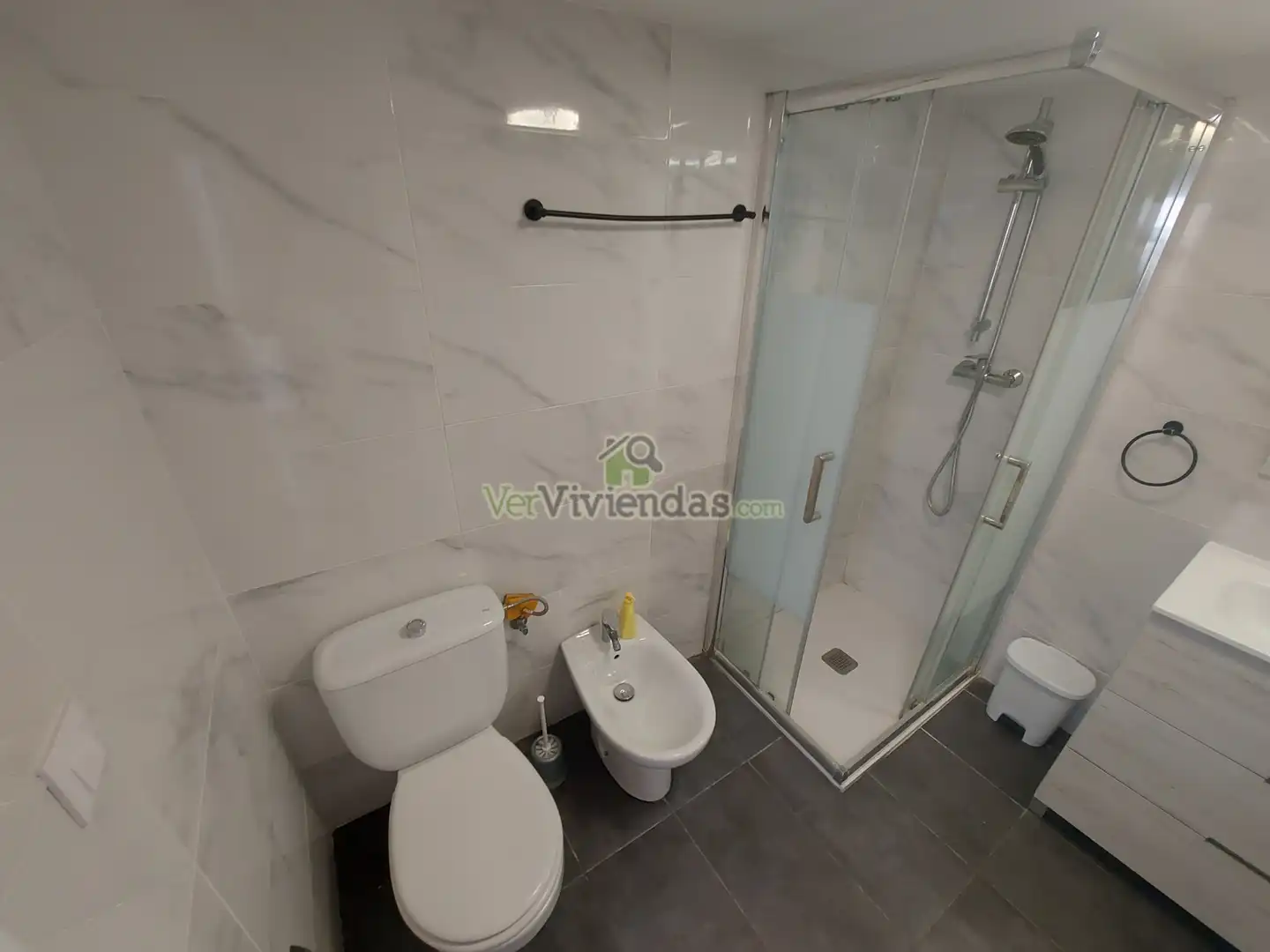 Baño de Planta baja en venta en Castellar del Vallès con Terraza, Horno y Internet