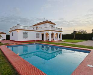 Piscina de Finca rústica en venda en Sanlúcar la Mayor amb Terrassa i Piscina