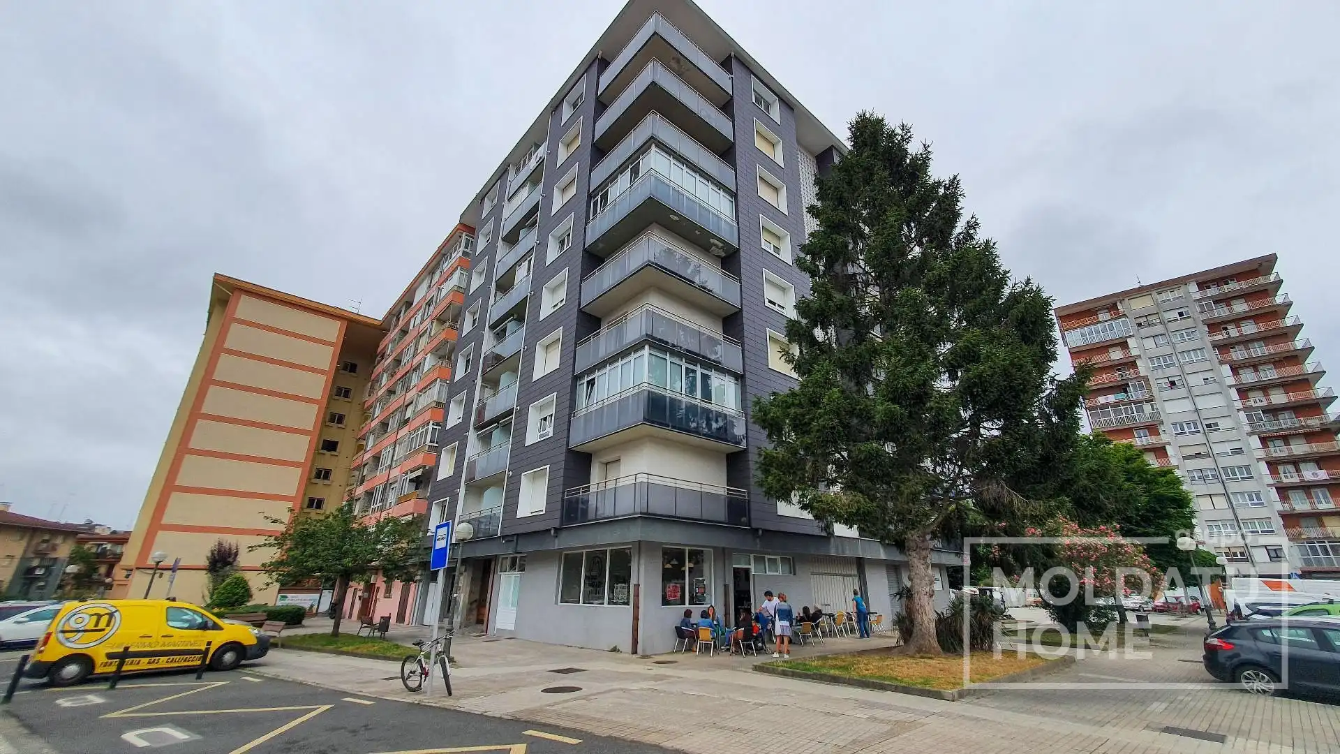 Vista exterior de Local en venta en Irun  con Aire acondicionado