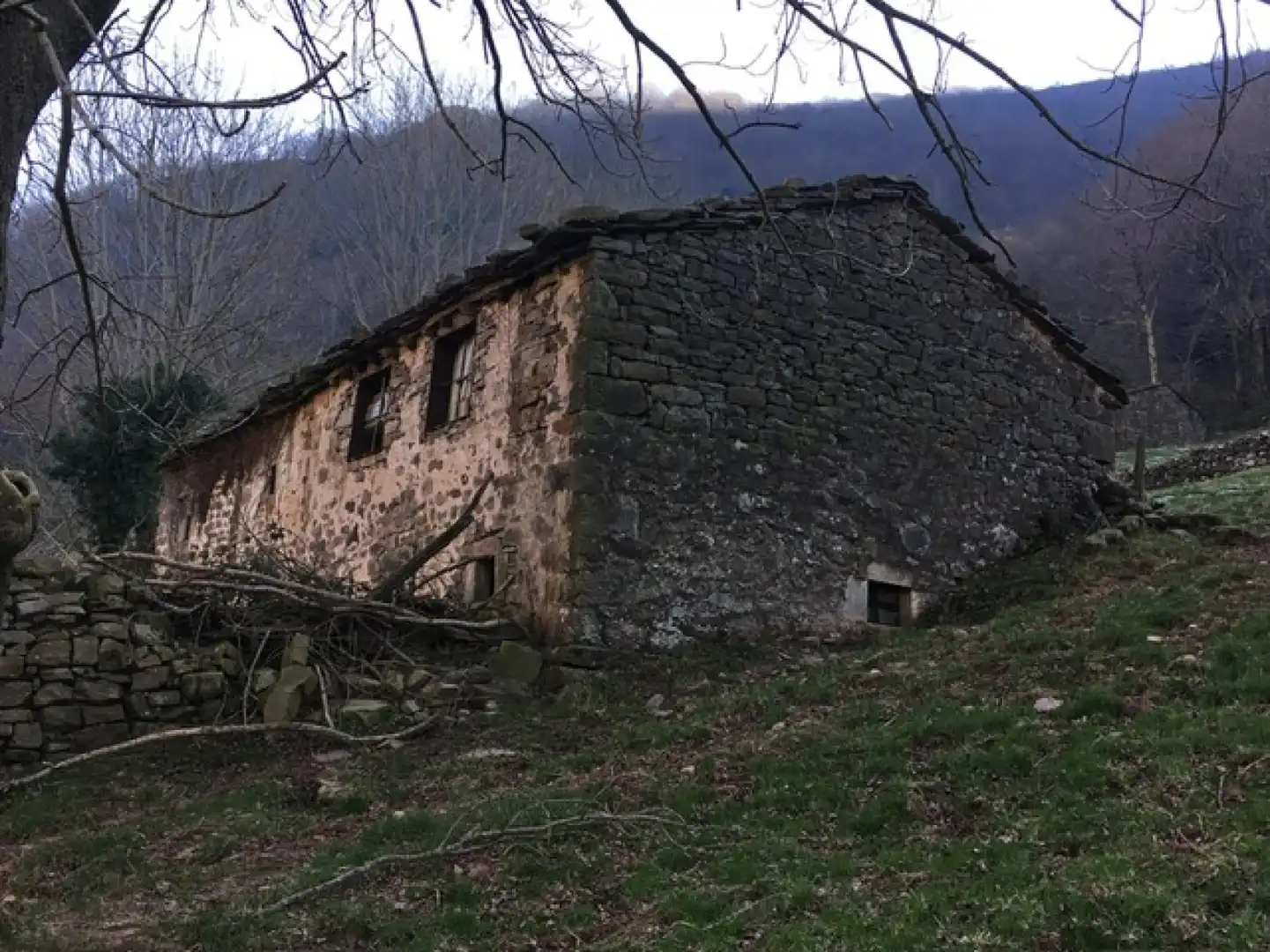 Vista exterior de Casa o chalet en venta en Vega de Pas