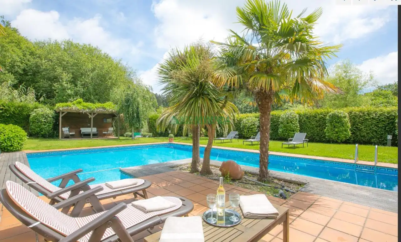 Piscina de Casa o xalet de lloguer en Gondomar amb Calefacció, Jardí privat i Piscina