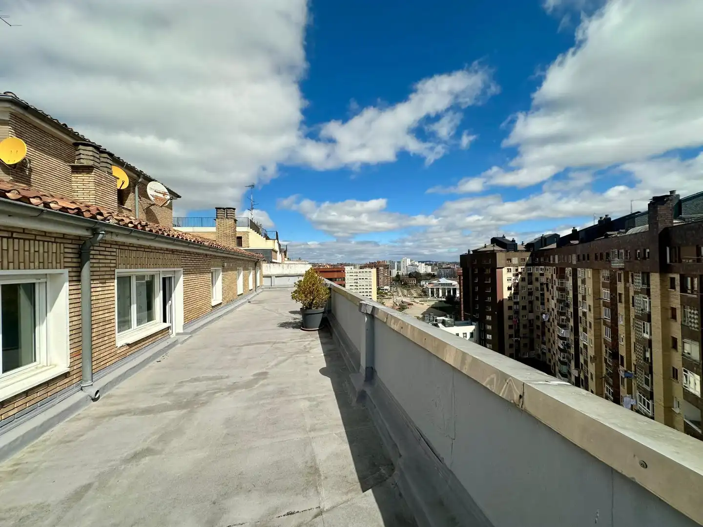 Terrace of Flat for rent in Burgos Capital  with Air Conditioner and Terrace