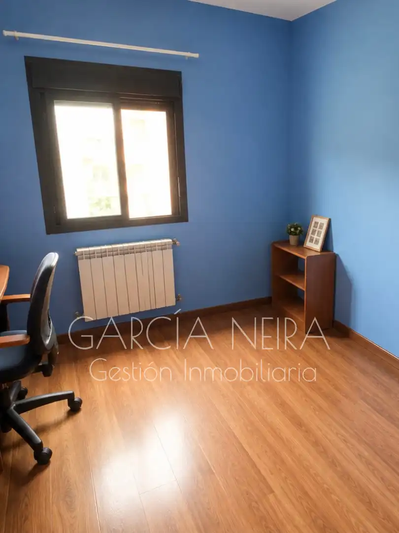 Habitación de Piso en venta en Oviedo  con Amueblado y Lavadora