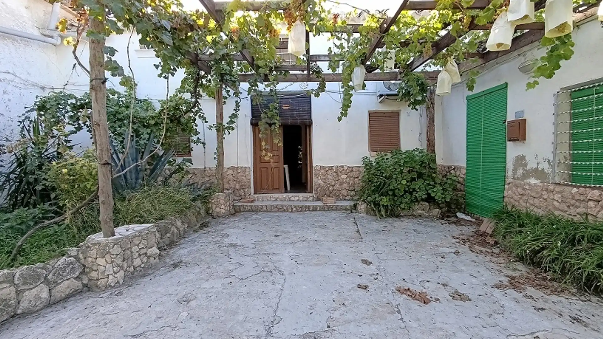 Houses for sale in Tobarra  with Air Conditioner, Storage room and Furnished