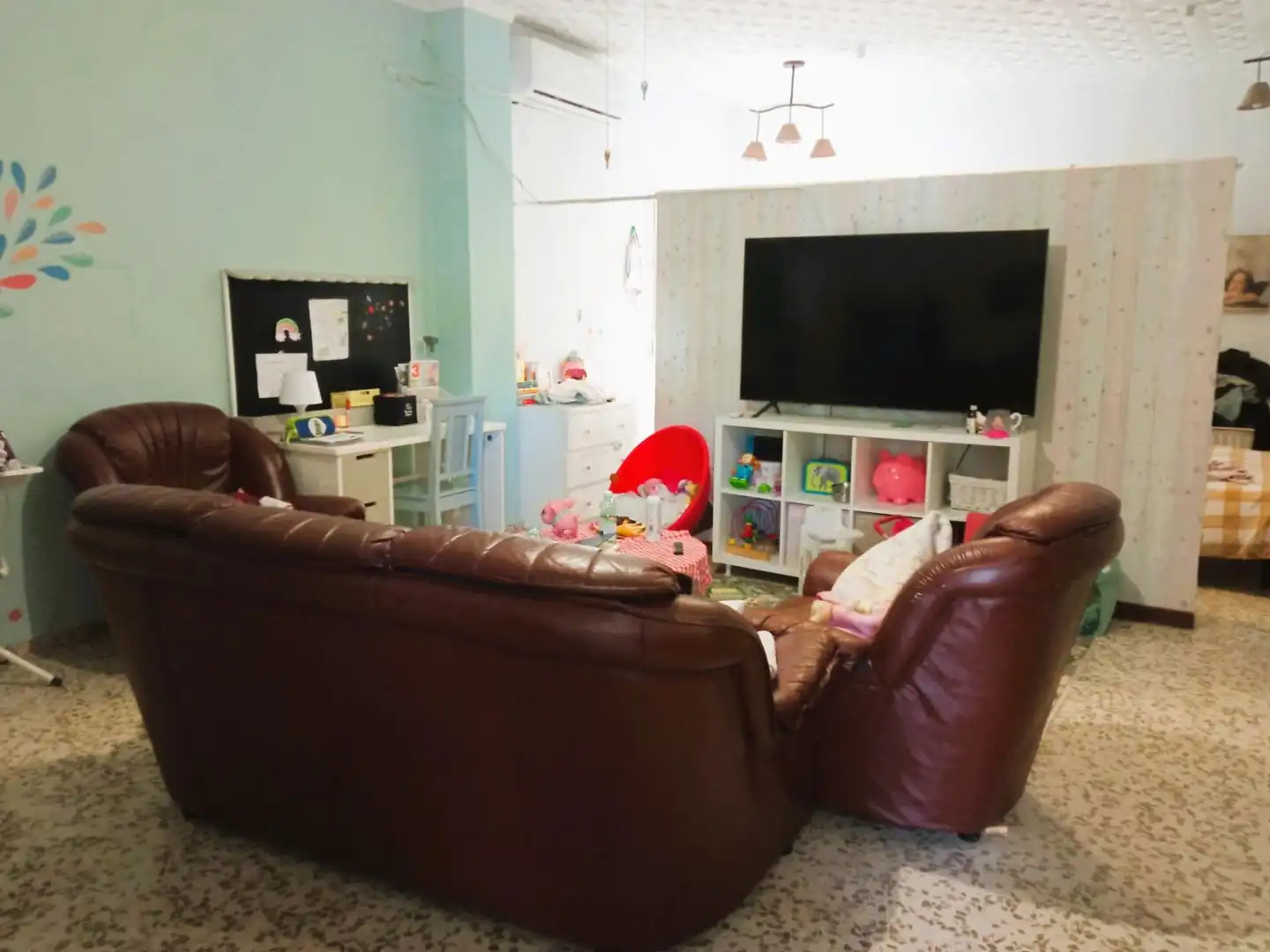 Sala d'estar de Casa o xalet en venda en Málaga amb Jardí privat, Terrassa i Traster