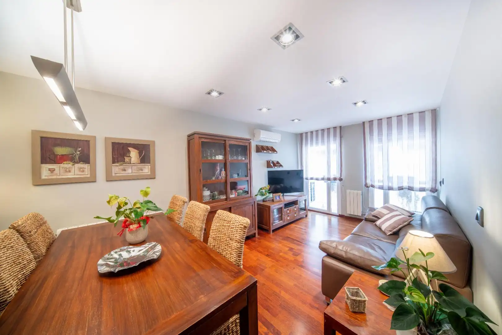 Sala de estar de Piso en venta en Igualada con Aire acondicionado, Calefacción y Parquet