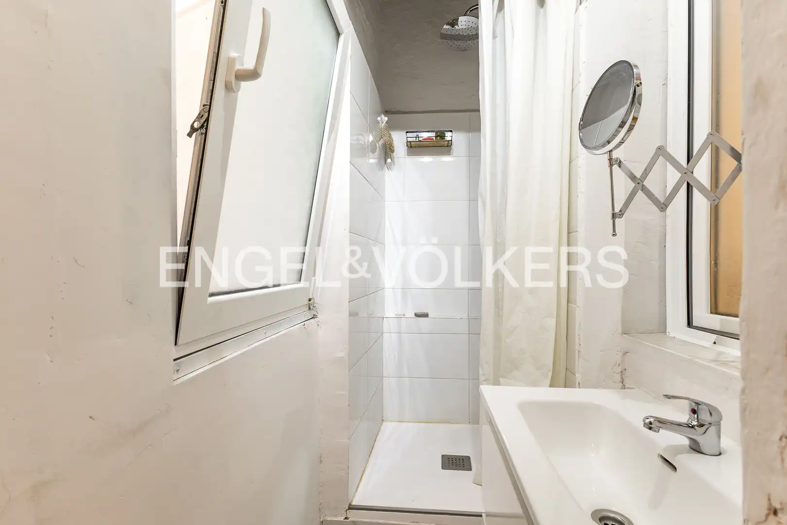 Baño de Piso en venta en Barcelona con Calefacción y Balcón