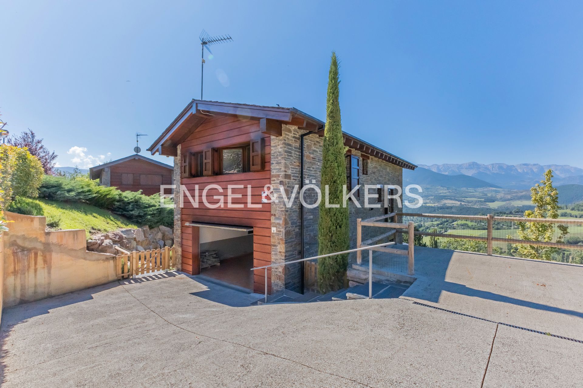 Exterior view of House or chalet for sale in Prullans  with Heating, Private garden and Parquet flooring