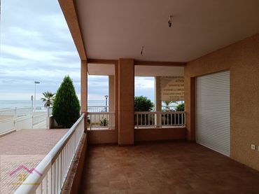 Erdgeschosswohnung mit Pool zum Verkauf in Paseo Maritimo Mediterraneo 53