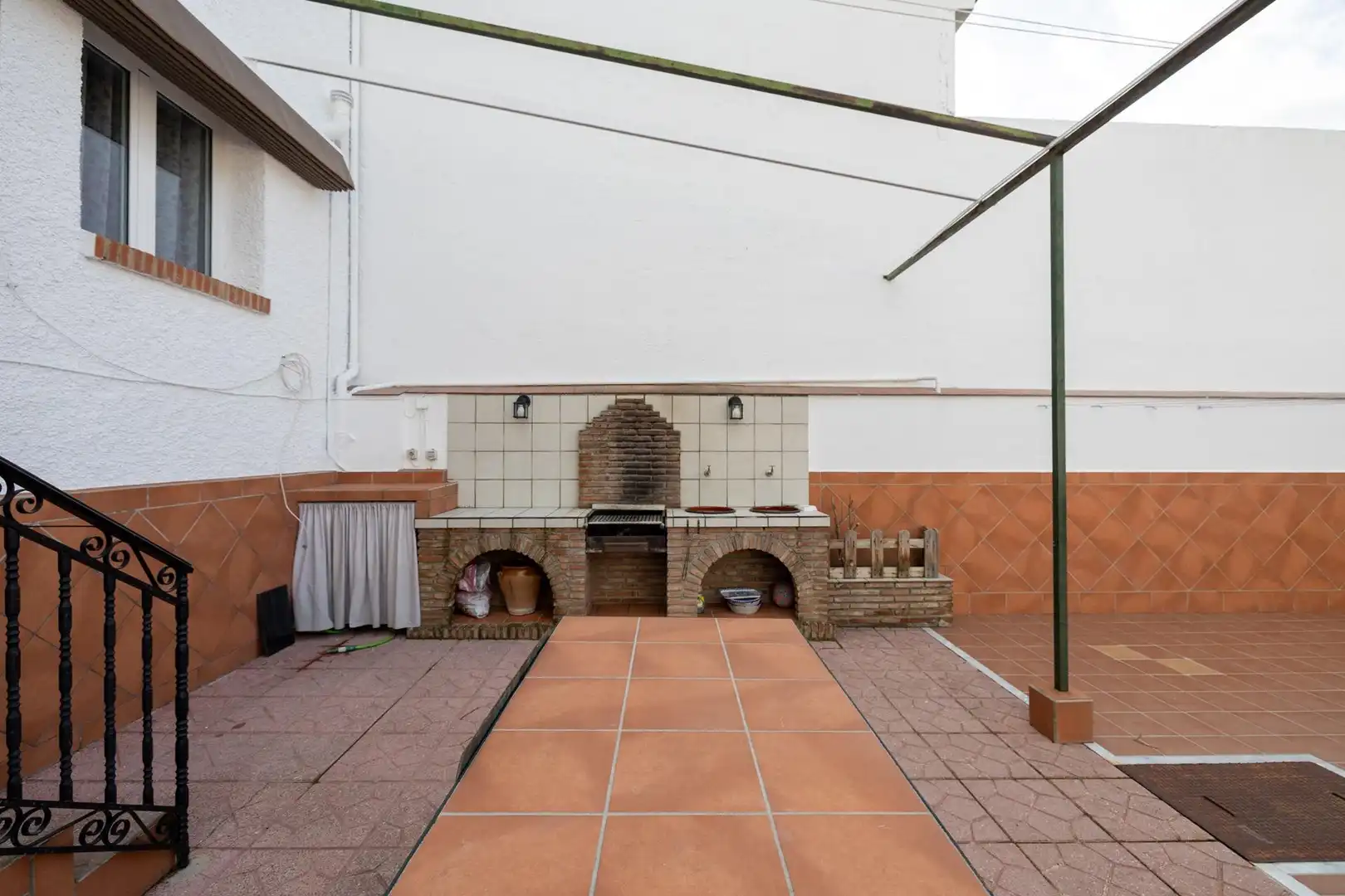 Terrassa de Casa adosada en venda en La Zubia amb Aire condicionat, Terrassa i Traster