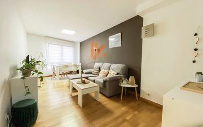 Living room of Flat for sale in Santiago de Compostela 