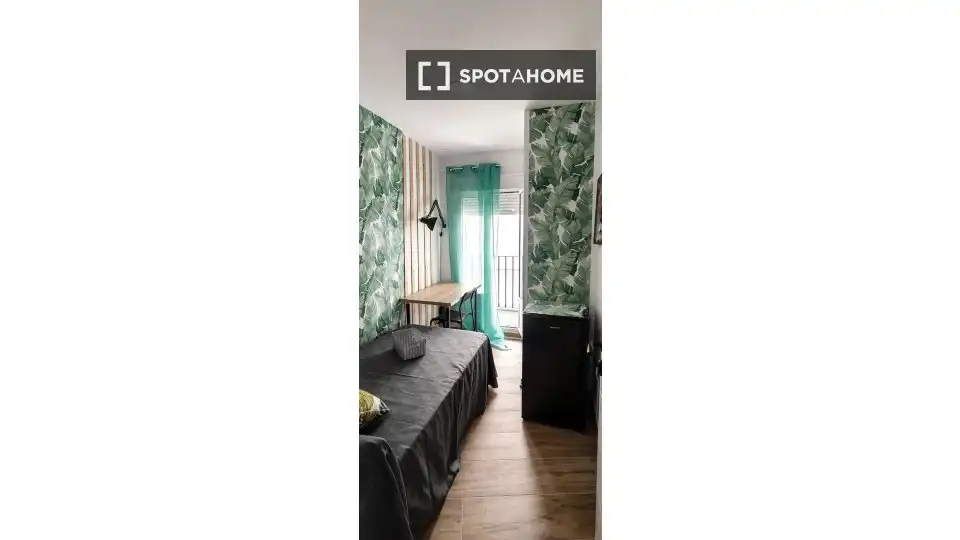 Bedroom of Flat for share in Alameda - Mentidero - Teatro Falla