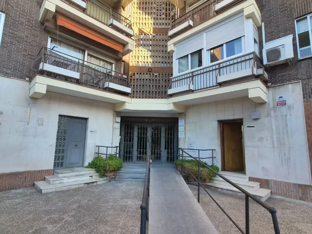 Exterior view of Flat for sale in Retiro