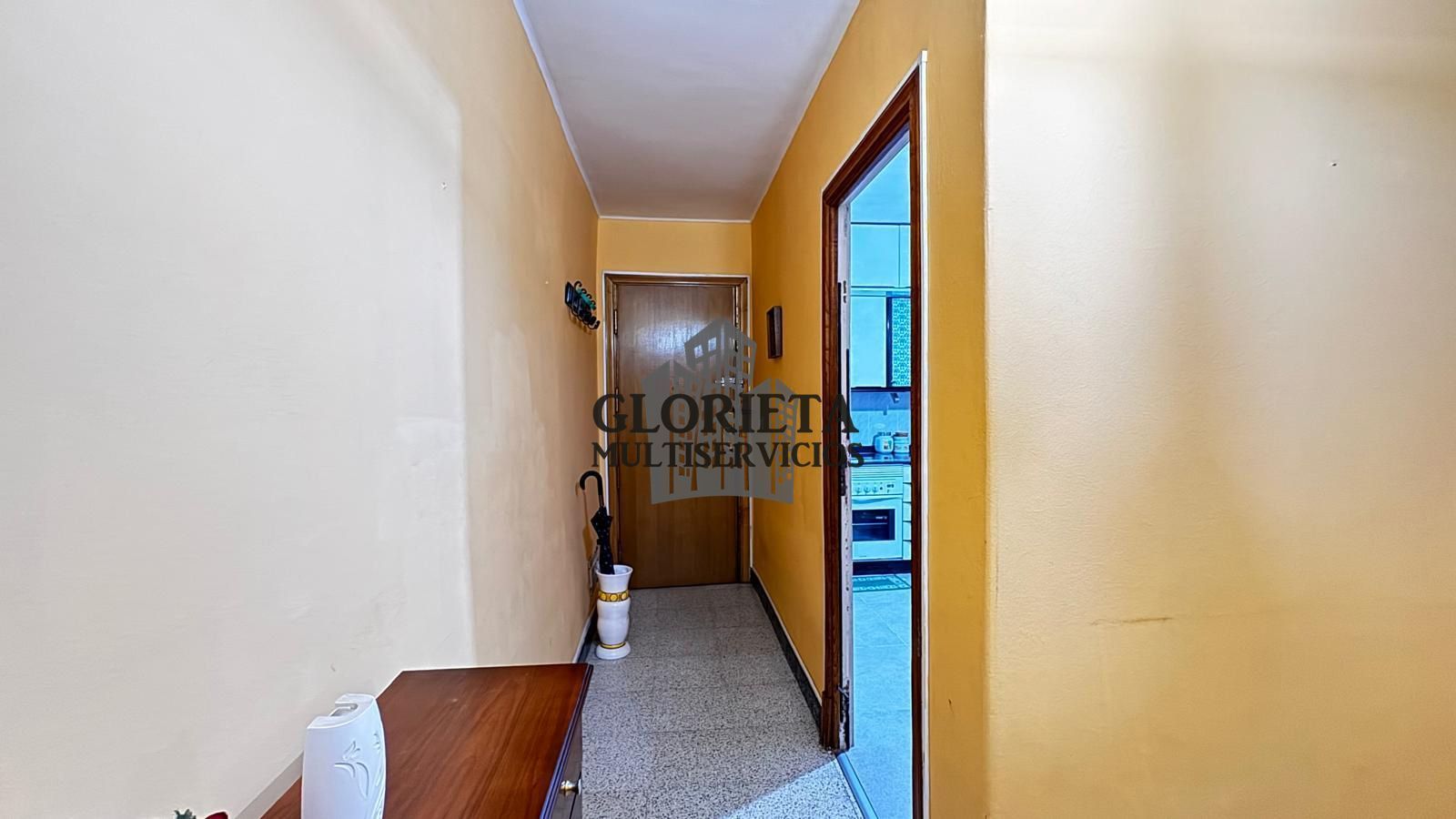 Pis en venda en Vigo  amb Calefacció, Parquet i Moblat