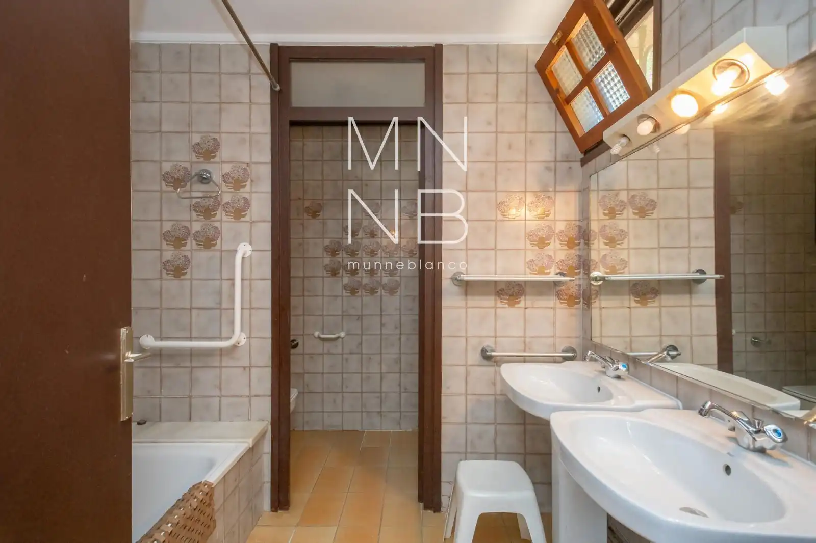 Badezimmer von Haus oder Chalet zur Miete in Òrrius mit Heizung, Schwimmbad und Möbliert