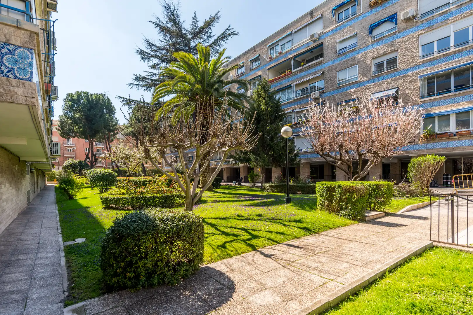 Vista exterior de Piso en venta en Madrid con Aire acondicionado, Calefacción y Piscina comunitaria