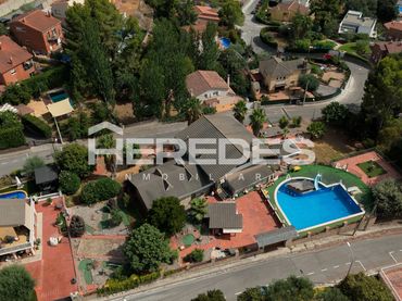 Casa amb balcó en venda a Torrelles de Llobregat