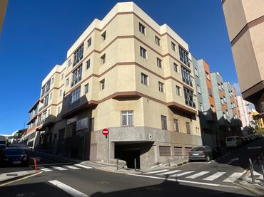 Local comercial en venta en Calle Abreu y Valdés
