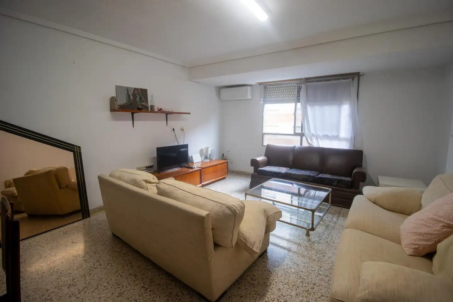 Sala d'estar de Pis de lloguer en Valencia amb Aire condicionat, Calefacció i Moblat