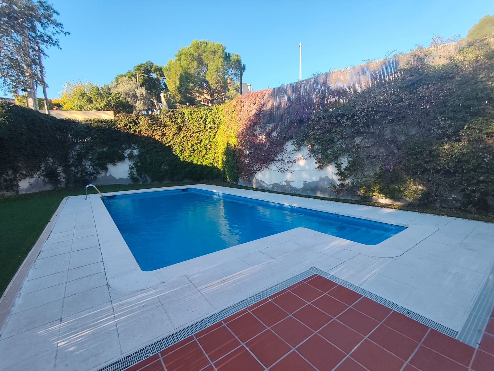 Swimming pool of Single-family semi-detached for sale in Abrera  with Heating, Private garden and Parquet flooring