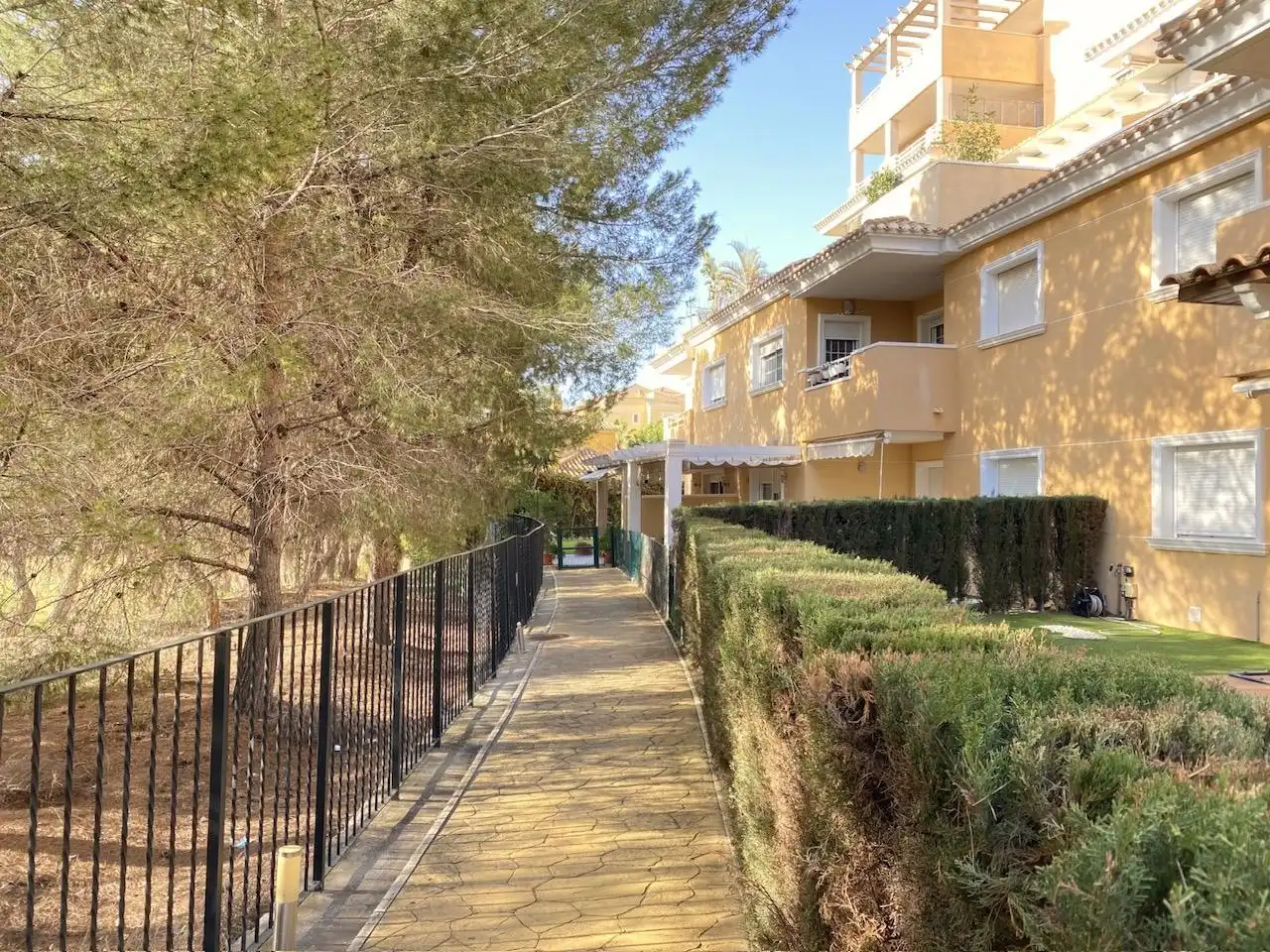 Außenansicht von Erdgeschoss zum Verkauf in Altorreal - El Chorrico