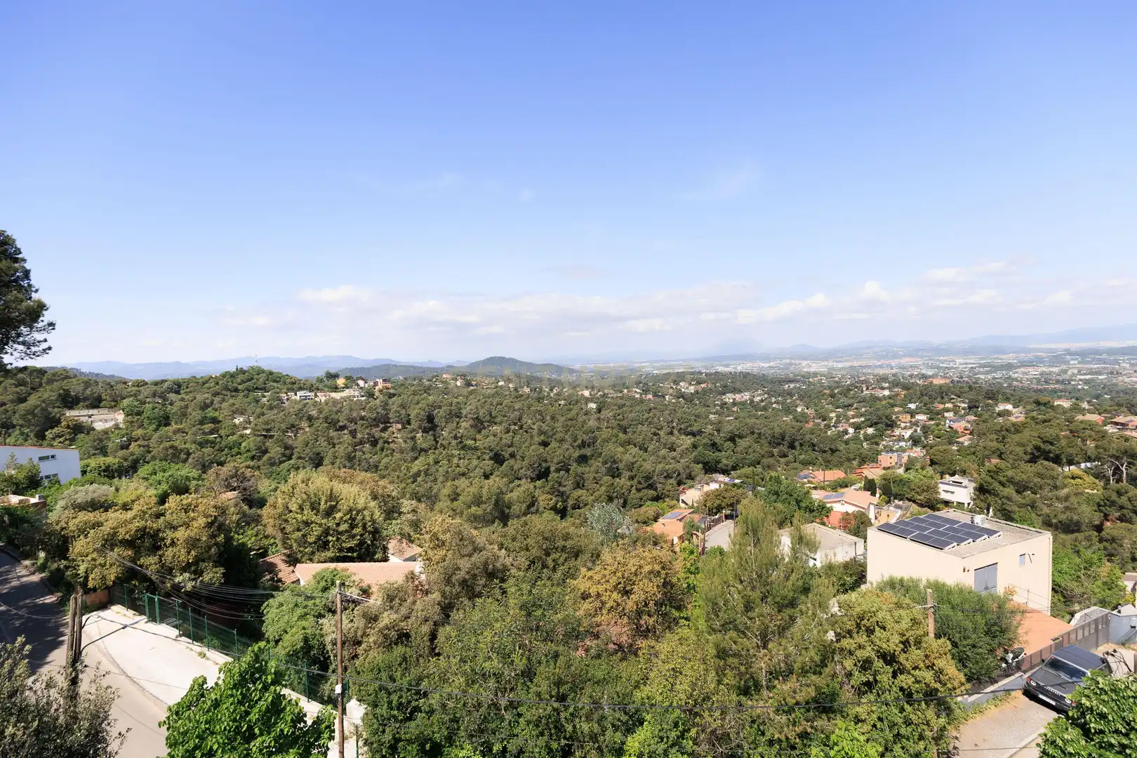 Vista exterior de Casa o xalet en venda en Sant Cugat del Vallès amb Aire condicionat, Jardí privat i Traster