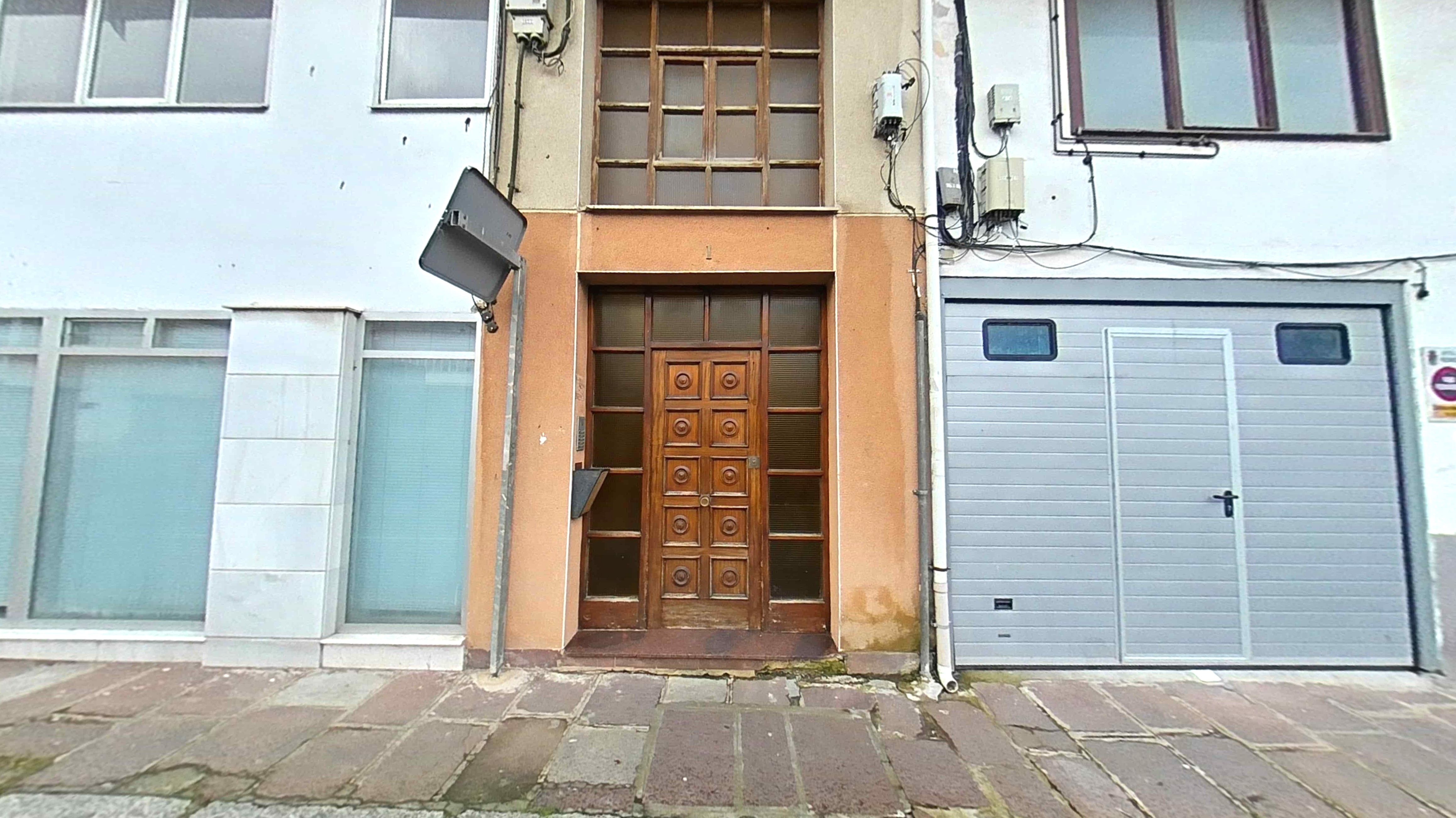 Vista exterior de Pis en venda en Reinosa amb Parquet i Forn