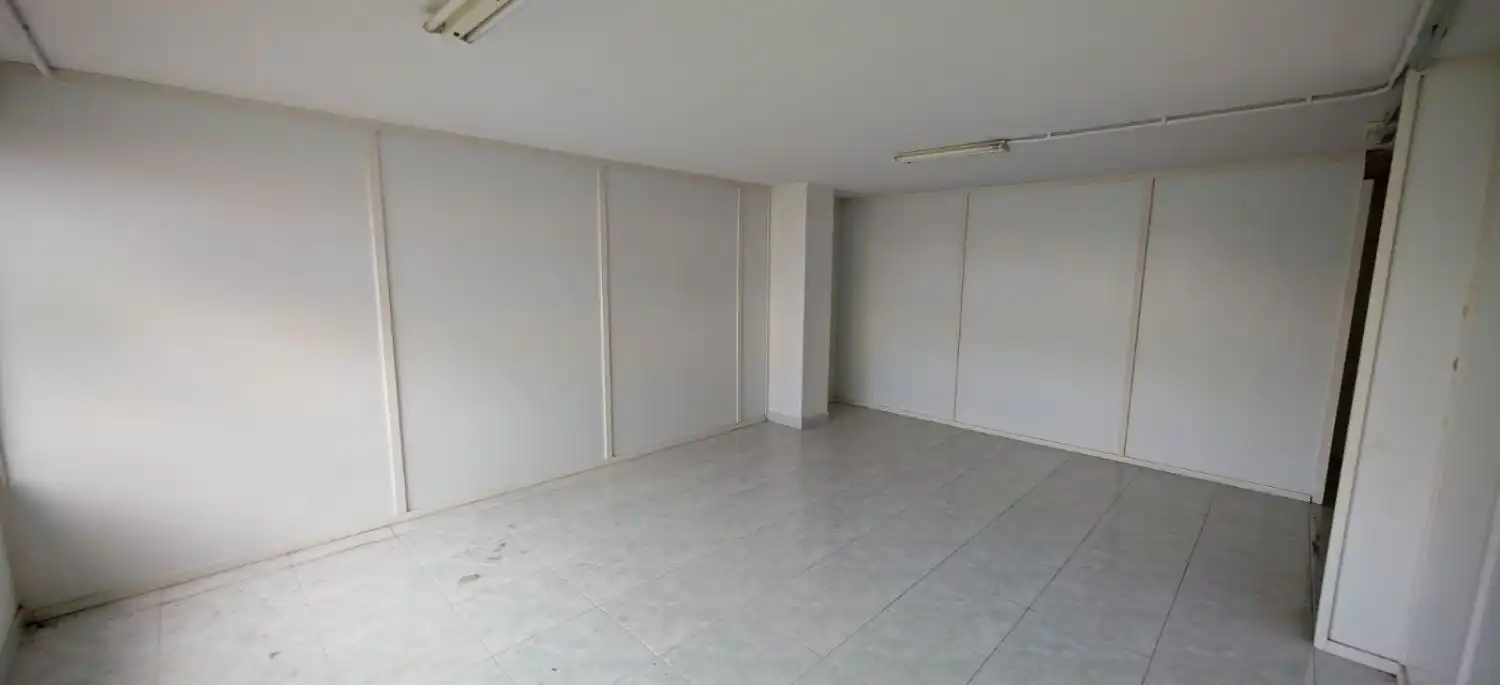 Business premises to rent in A Malata - Catabois - Ciudad Jardín, imagen 4