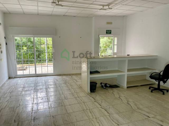 Local comercial en Alquiler en Golf Guadiana