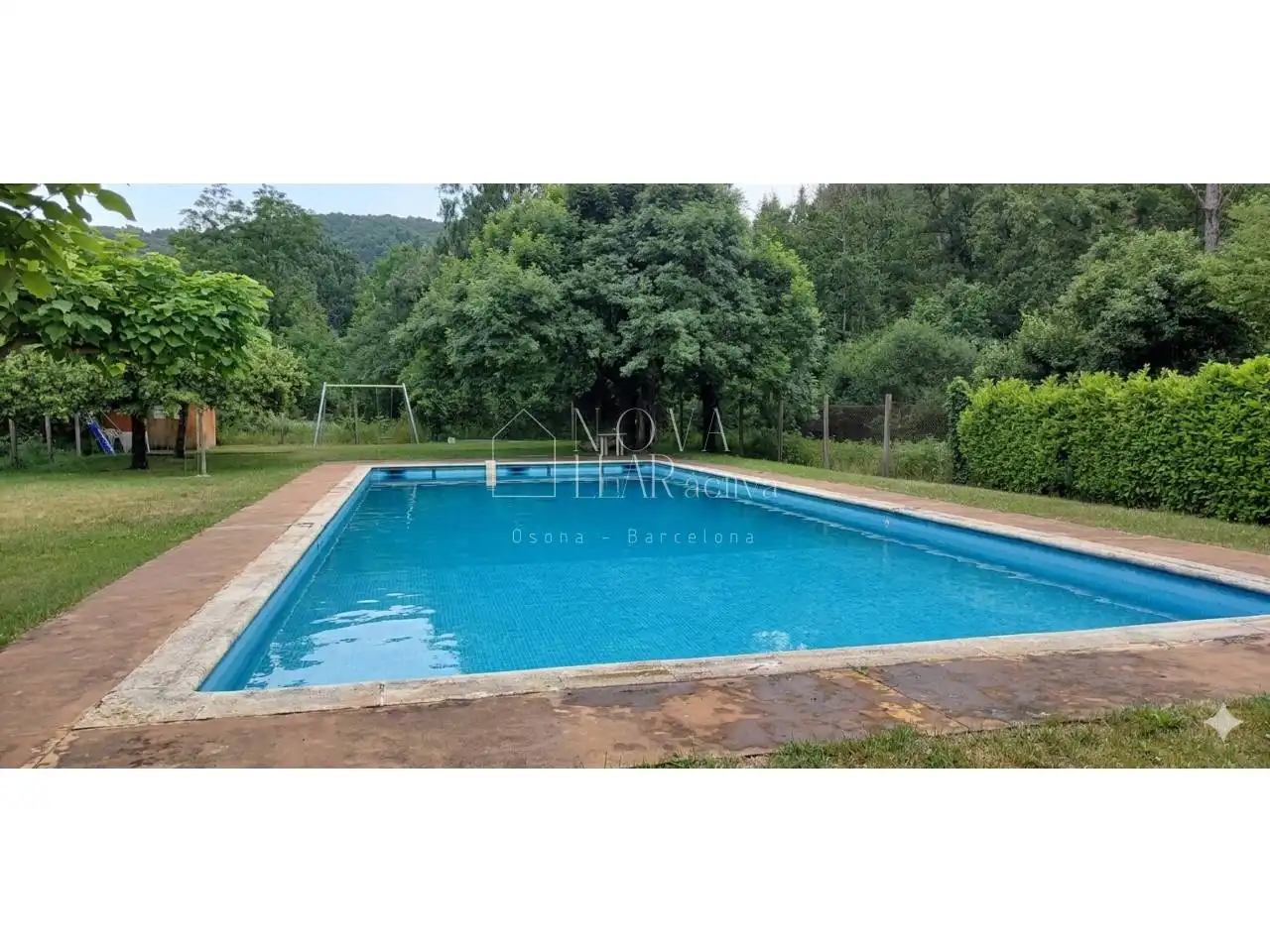 Jardí de Finca rústica en venda en Sant Sadurní d'Osormort amb Jardí privat, Terrassa i Piscina comunitària