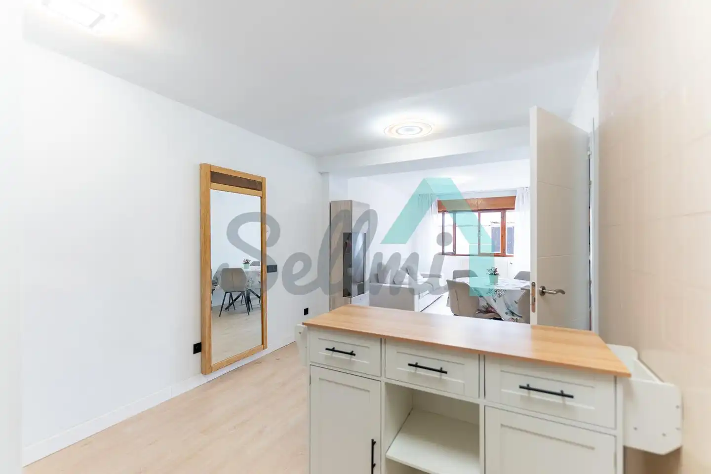 Flat for rent in Calle Gregorio Marañon, Vallobín