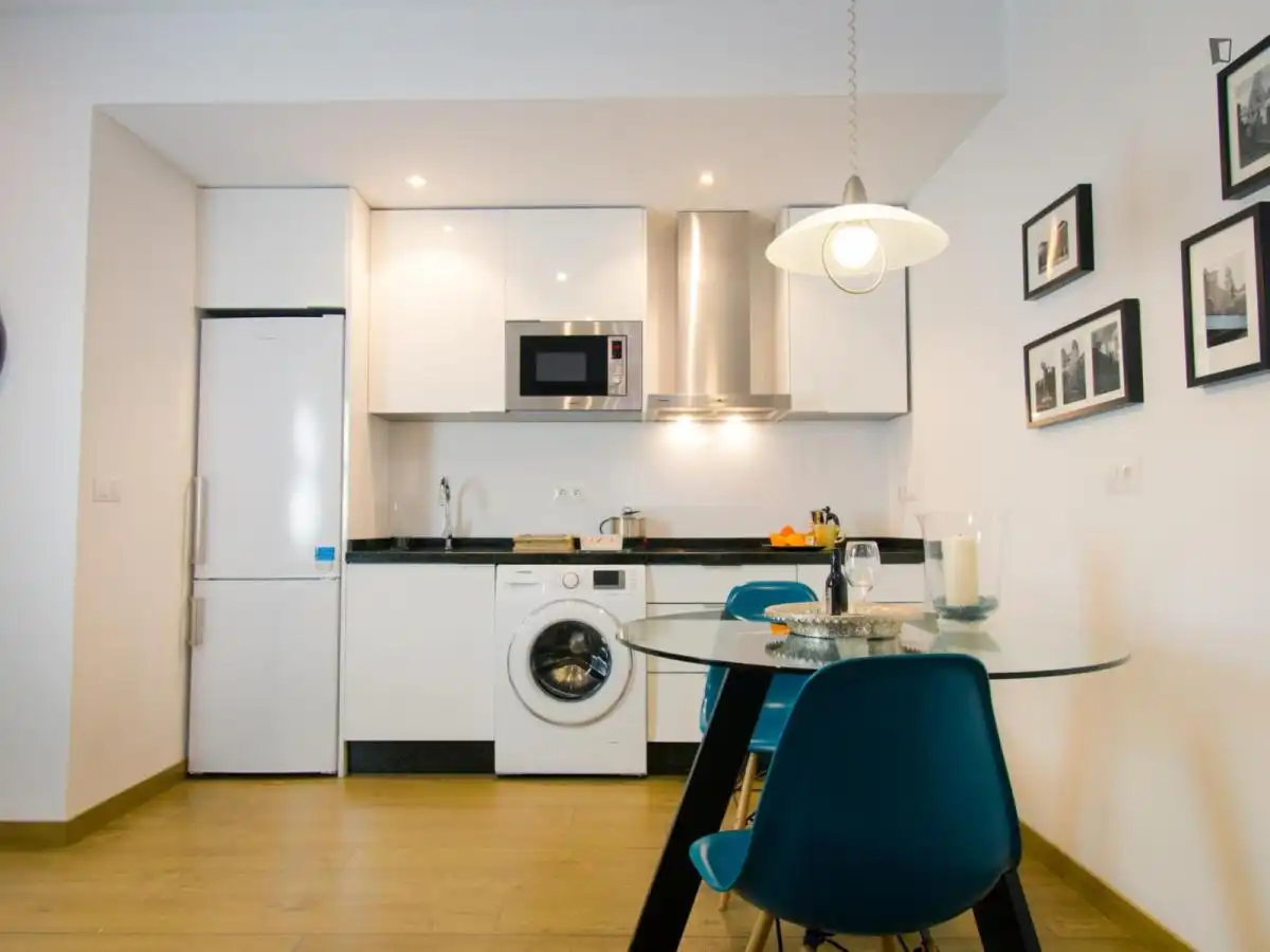 Cocina de Estudio de alquiler en Málaga con Aire acondicionado, Calefacción y Amueblado