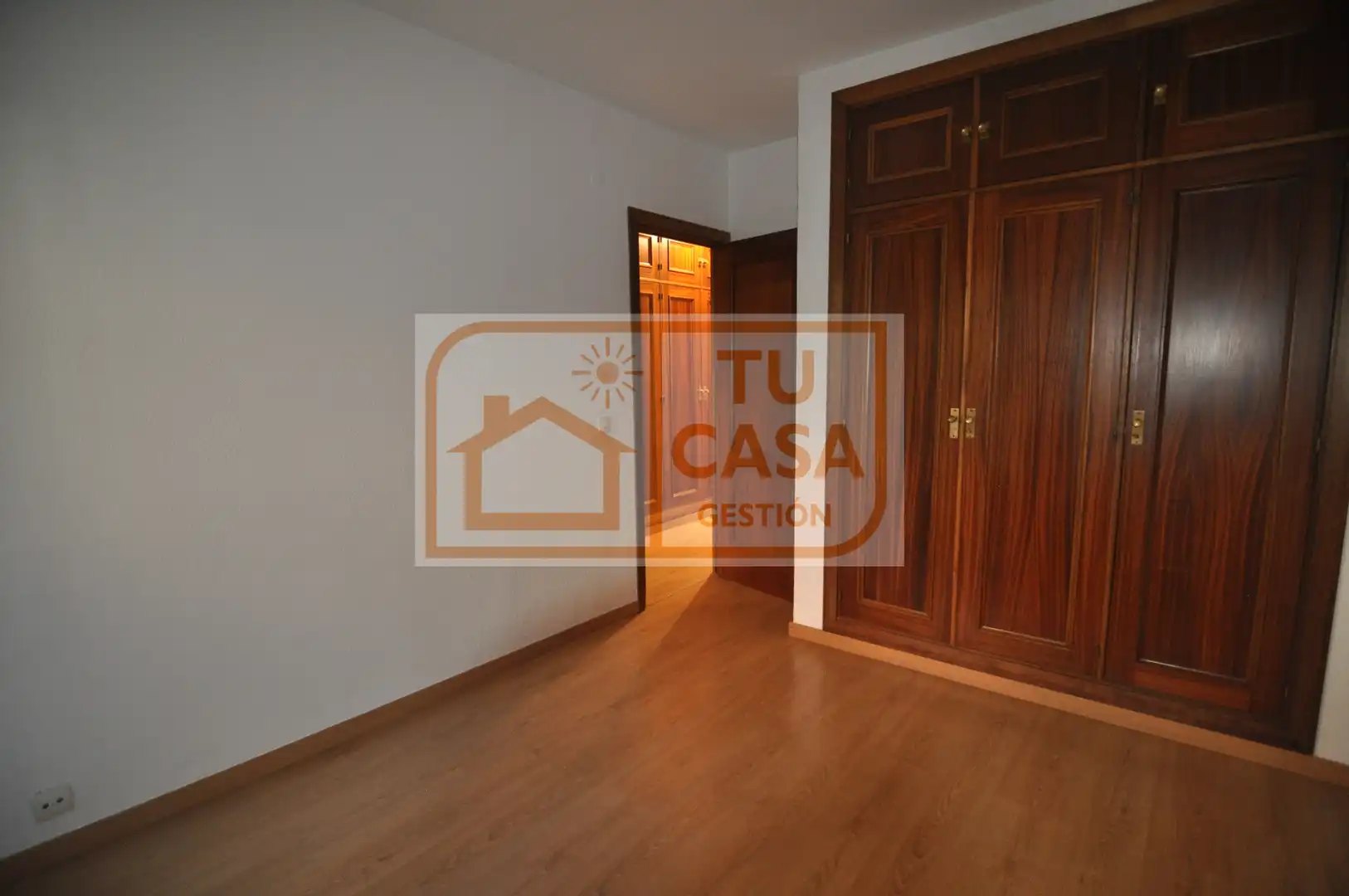 Dormitori de Pis en venda en Madrid amb Calefacció, Parquet i Terrassa