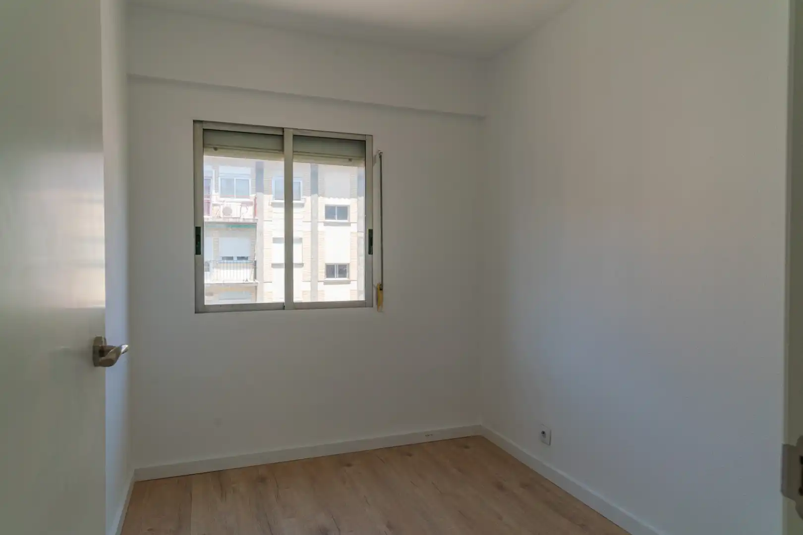 Habitación de Piso en venta en Zaragoza con Calefacción, Parquet y Terraza