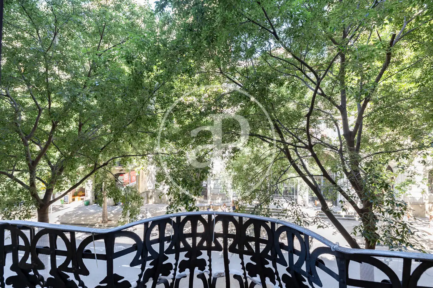 Außenansicht von Wohnung zum Verkauf in Barcelona mit Klimaanlage, Heizung und Terrasse