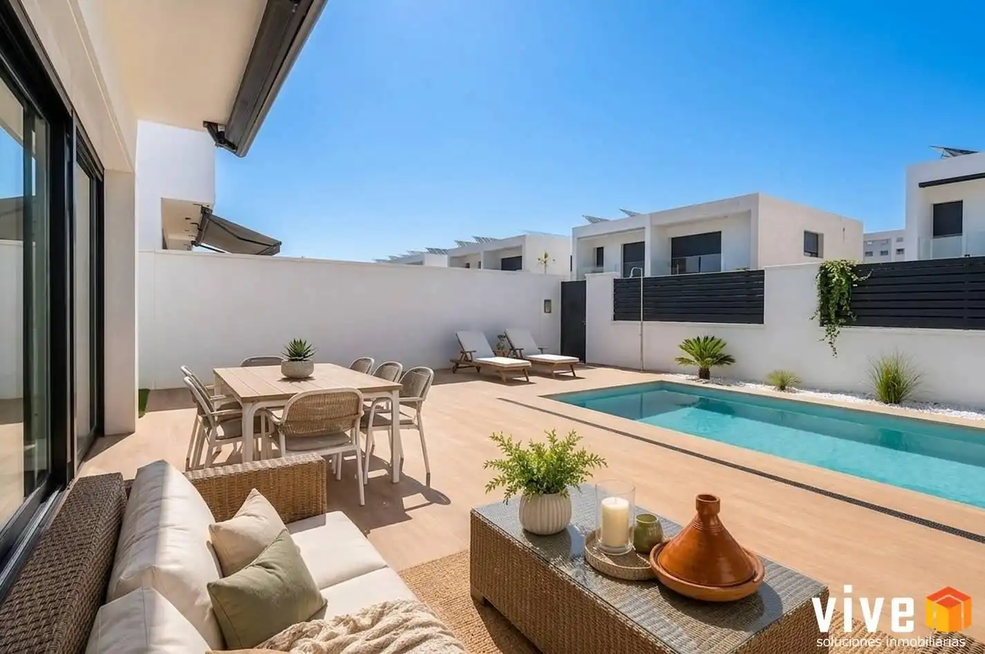 Terrassa de Casa adosada en venda en Mairena del Aljarafe amb Aire condicionat, Calefacció i Jardí privat