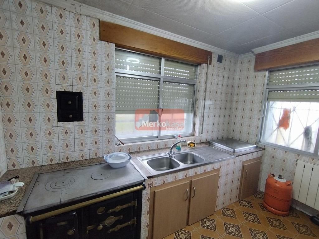 Küche von Country house zum verkauf in Begonte mit Heizung, Privatgarten und Abstellraum