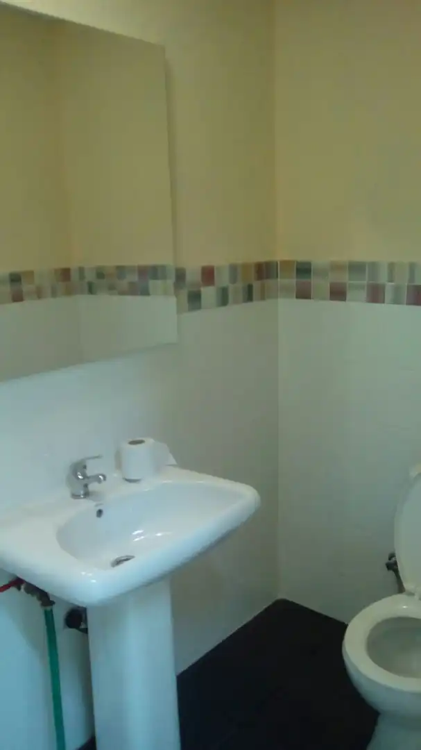 Badezimmer von Fabrikhallen zum Verkauf in Tarifa