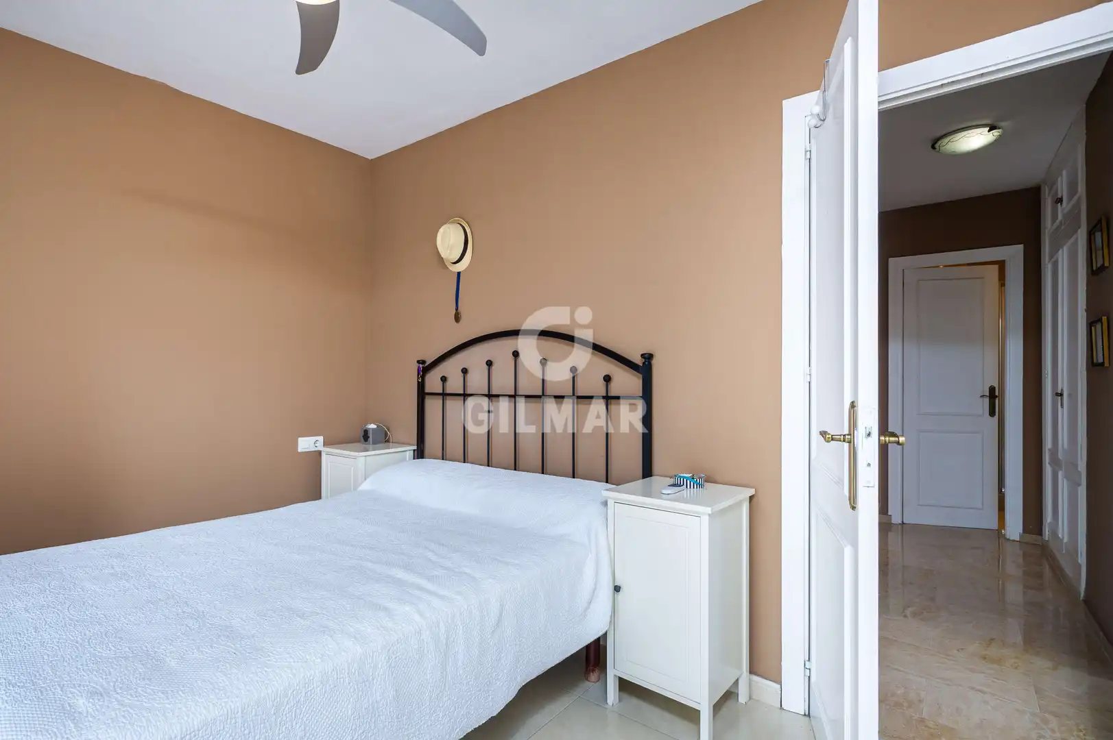 Dormitori de Apartament en venda en Marbella amb Jardí privat, Traster i Piscina