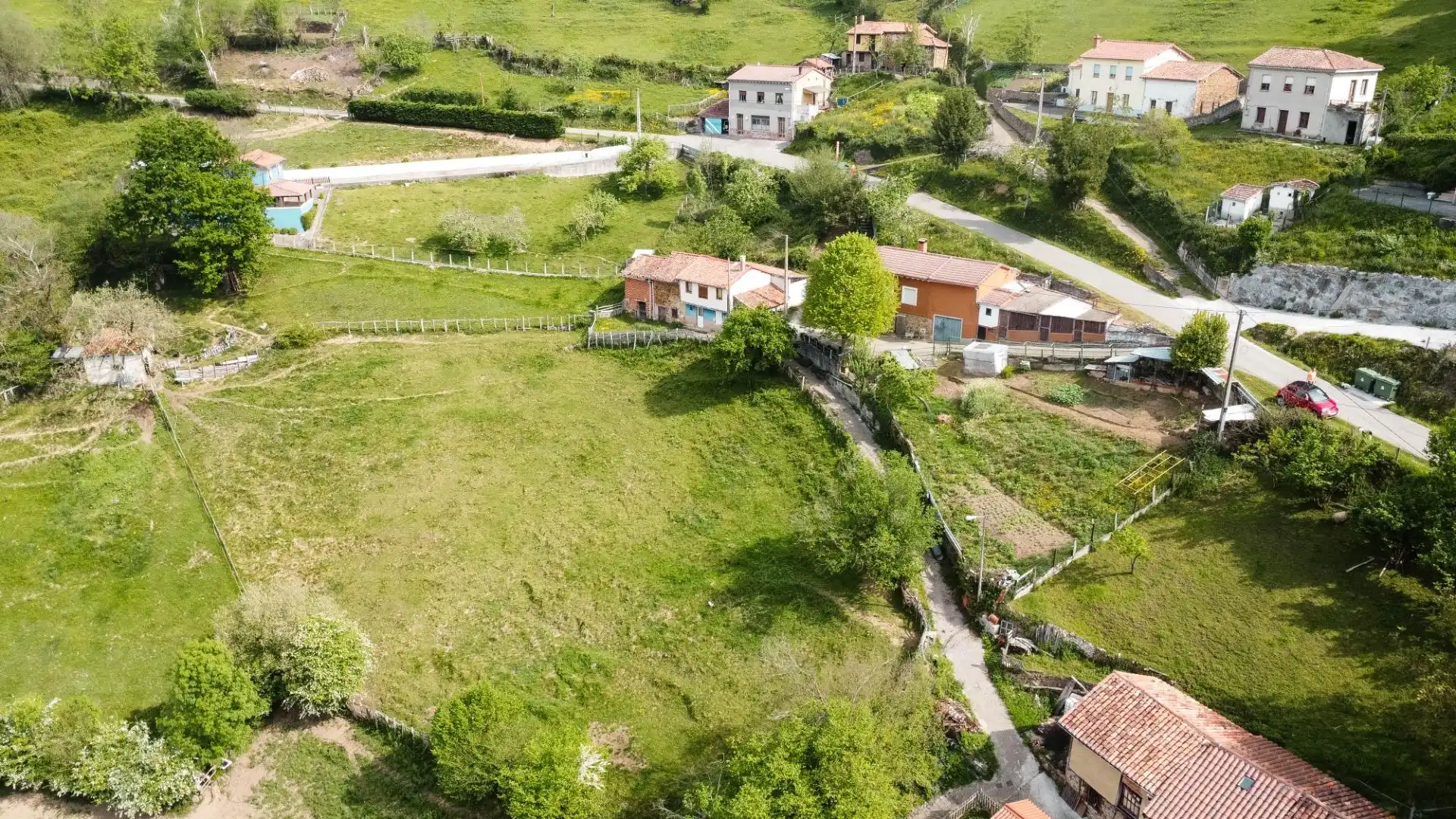 Casa adosada en venta en Laviana con Jardín privado y Amueblado