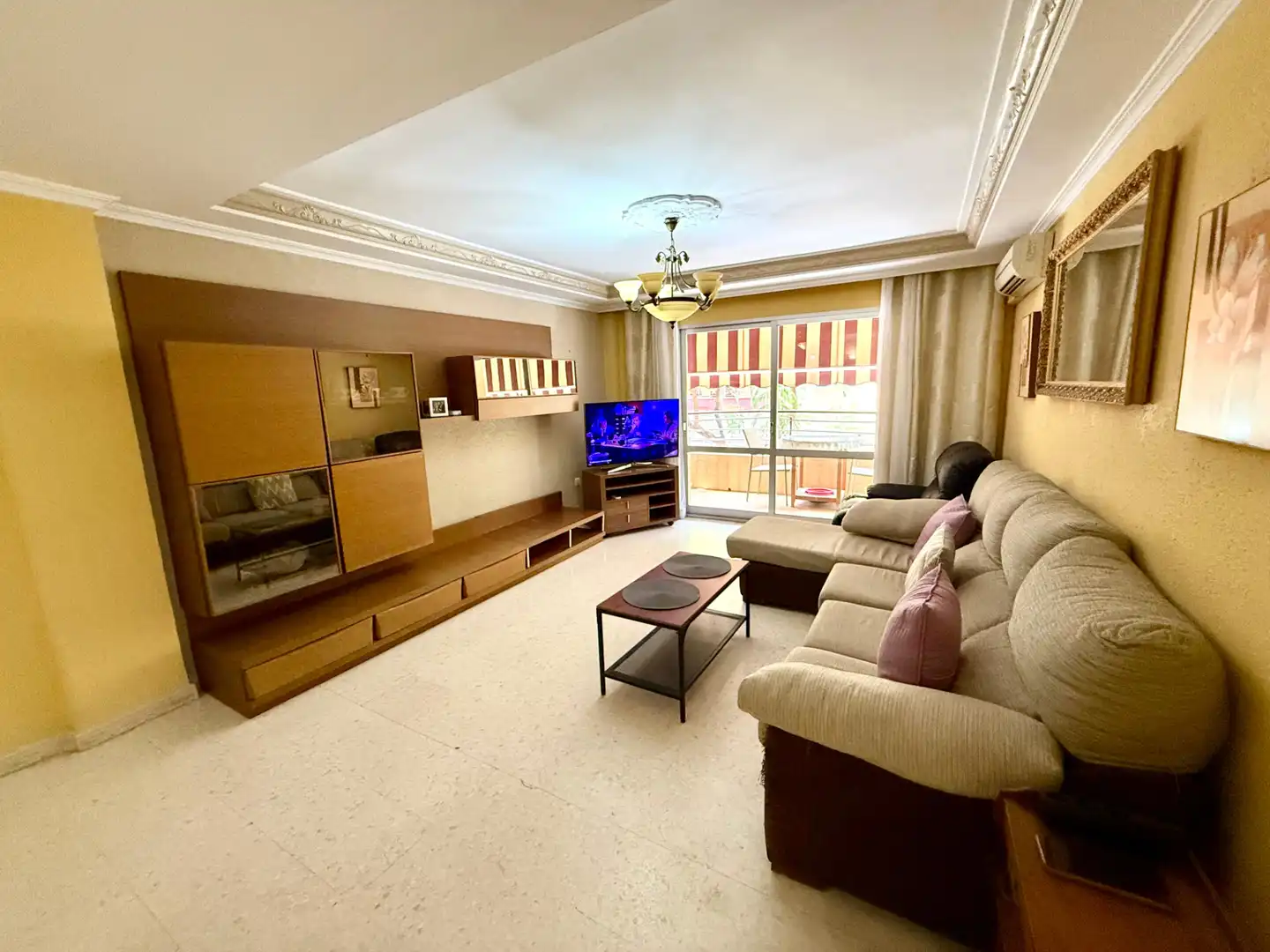 Living room of Flat for sale in Fuengirola  with Air Conditioner and Terrace