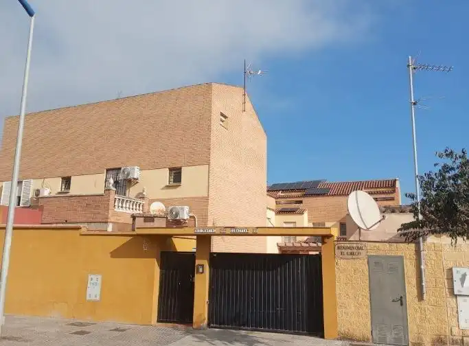 Vista exterior de Casa adosada en venta en Algeciras